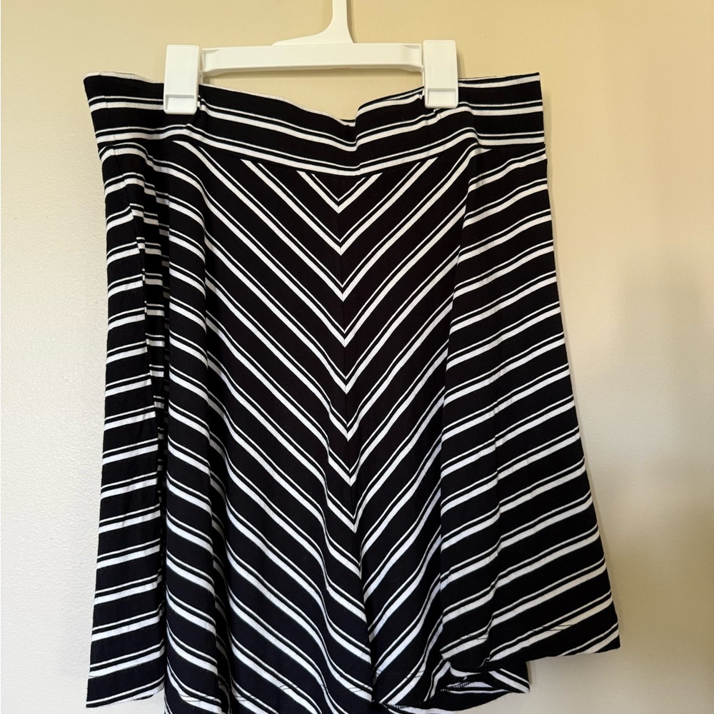 LOFT Black and White Asymmetrical A-Line Skirt